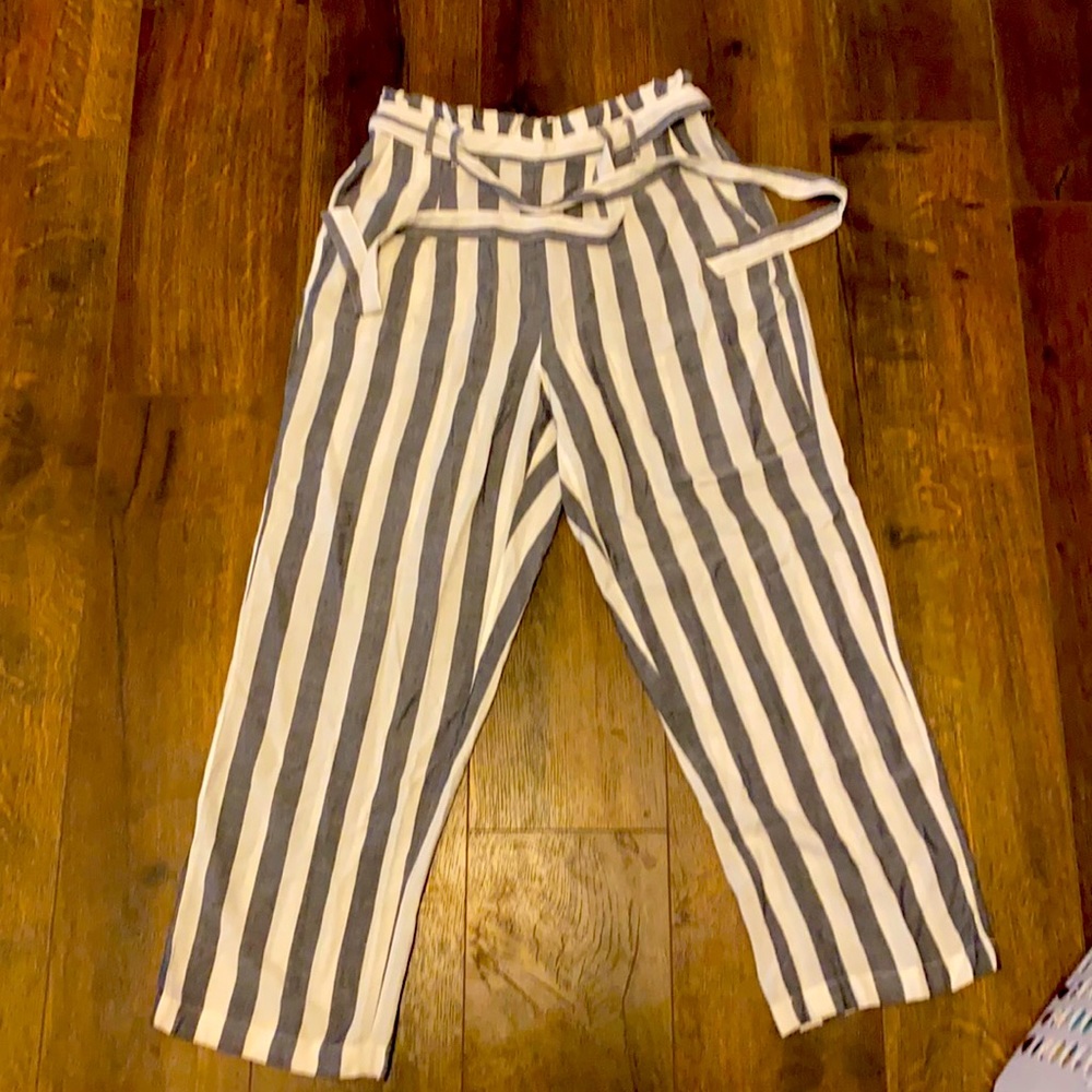 American Eagle Paper Bag Waist Pants!